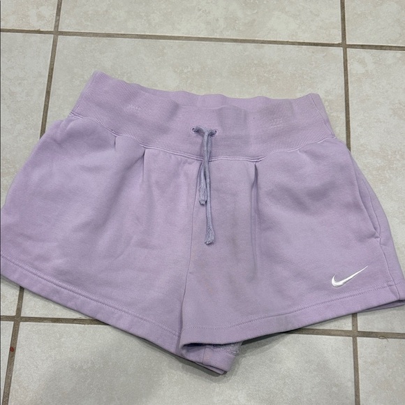 Nike Women's Light Purple Athletic Shorts - Picture 1 of 2